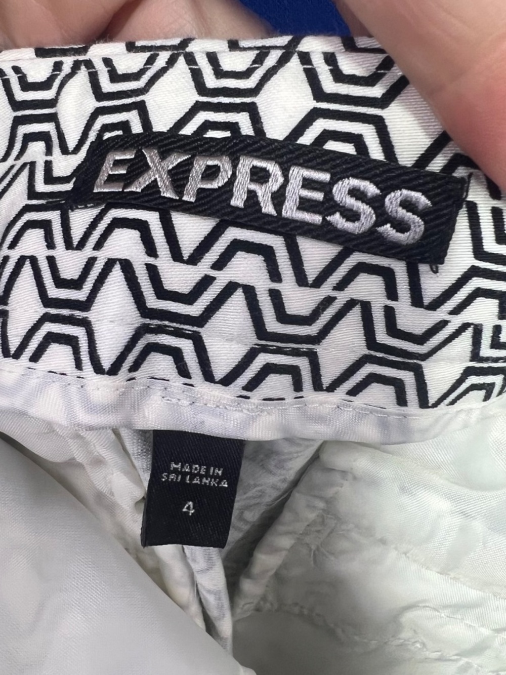 |•EXPRESS•| Black White Geometric Print Tailored Shorts Cotton Stretch Size 4 - Picture 7 of 8